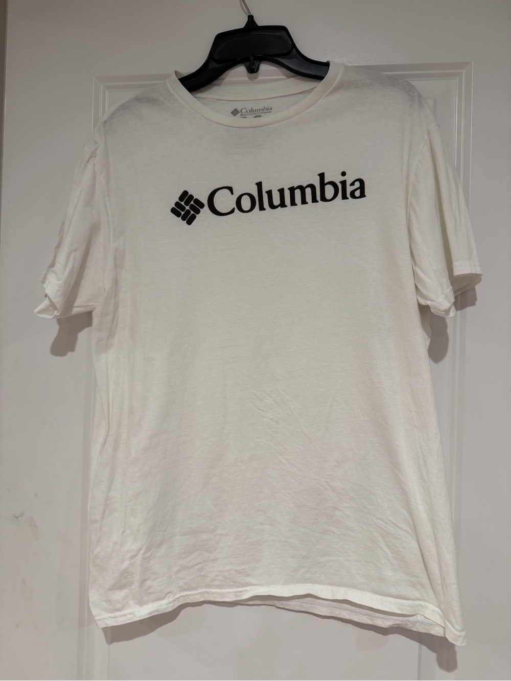 New Columbia Men's White Logo T-Shirt size L